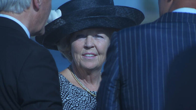 Override of the title Beatrix, Majesteit